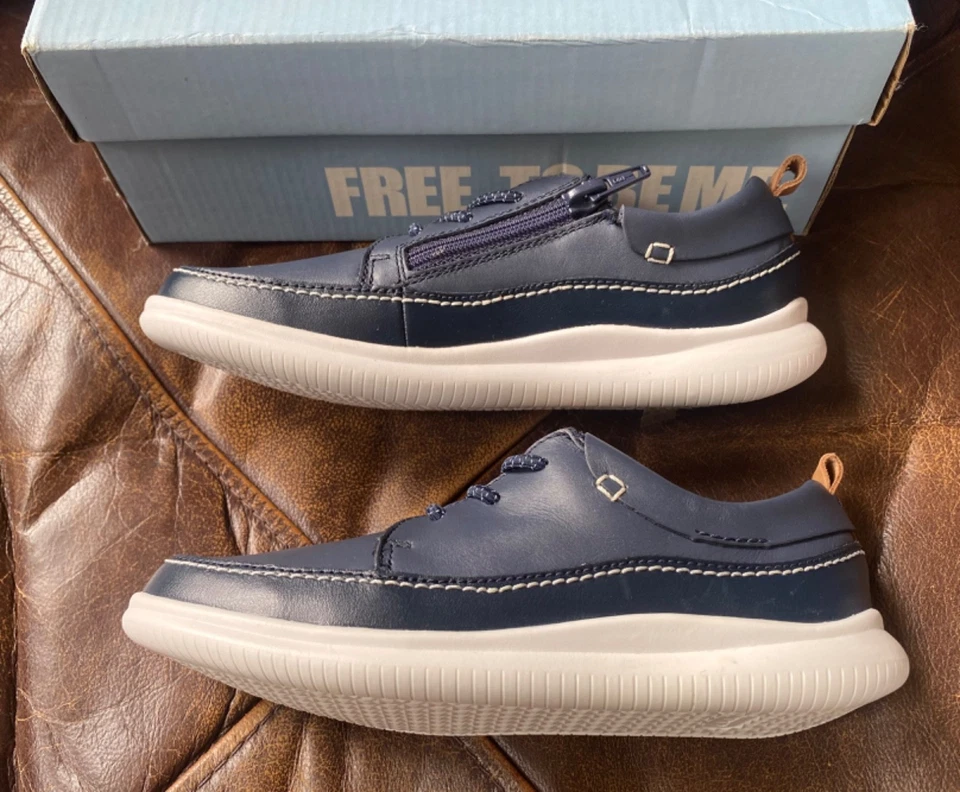 Zapatos informales Clarks para niños con cordones elásticos y cremallera de cuero detallados Cloud Blaze Foto 3 de 4