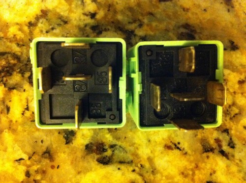 1 (one) Siemens 61.36-8 366 600 Relay BMW 5-Prong 600 V23134-K59-X312 - Bild 2 von 2