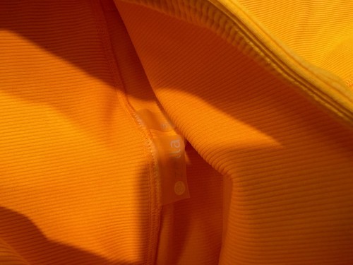 NwOT Zella High Waist Bike Shorts Waistband Sz Small - Picture 4 of 4