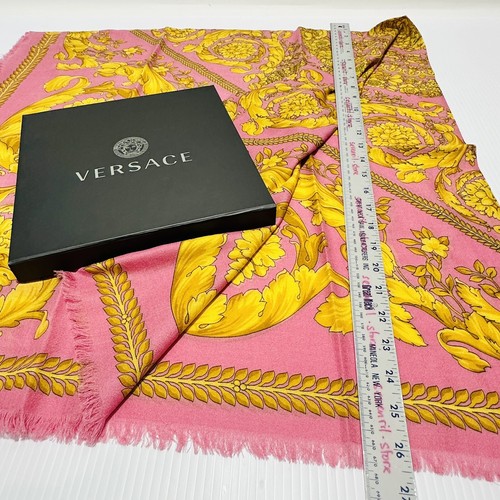 Versace Barocco Pink Gold Cashmere Silk Wool Fringe Shawl Scarf 140cm NWT $750 - Picture 10 of 13
