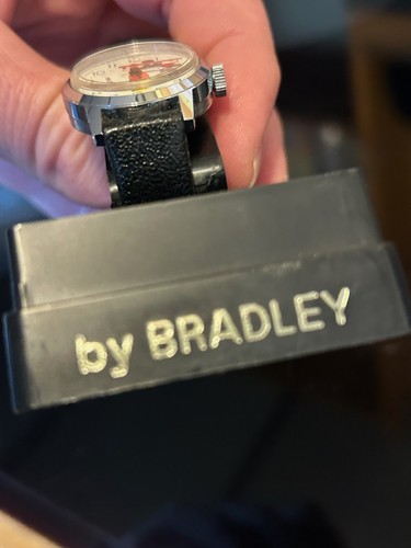 Vintage Walt Disney Productions Mickey Mouse Watch by Bradley Time New In Box - Picture 2 of 6