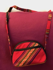 Peru-Andes-Small-Purse-with-traditionally-woven-designs-and-long-strap