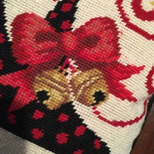 Stephanie Stouffer Needlepoint Christmas Shoe with Bow Pillow 10 x 10” Read - Picture 6 of 13