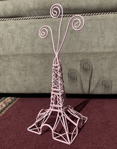 Pink Eiffel Tower Table Decoration - Picture 1 of 5