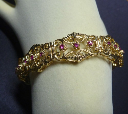 FABULOUS VINTAGE ESTATE 18CT/K FANCY YELLOW GOLD RUBY SET BRACELET C 1960'S - Picture 2 of 8