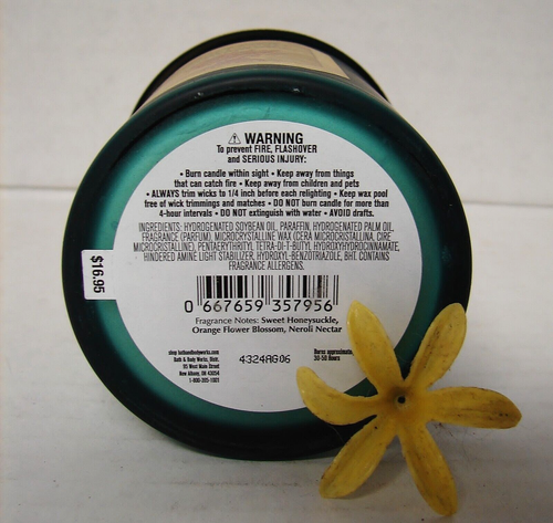 Bath & Body Works BACKYARD HONEYSUCKLE Single Wick 8 Oz. Candle NEW - Picture 2 of 2