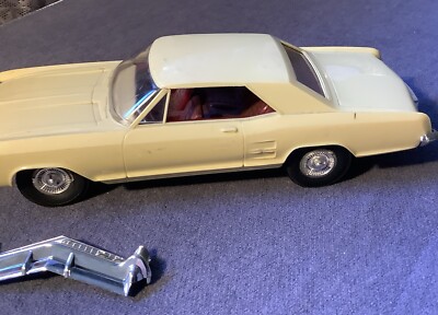 vintage cox gas powered car Buick Riviera Cream Color vintage cox gas powered car Buick Riviera Cream Color