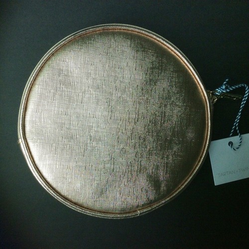 NWT Tartan & Twine Makeup Case Round Cosmetic Bag Logo(s) Gold Color NEW - Picture 7 of 10