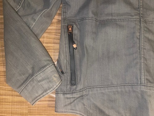 Chaqueta a presión de ciclismo con capucha de mezclilla elástica para hombre Levi's gris camionero de cercanías XS/S - Imagen 9 de 16