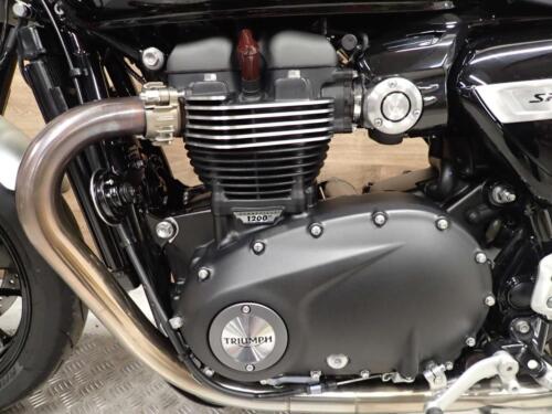 Triumph Speed Twin 1200 - Picture 7 of 17