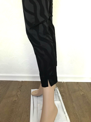 JUST CAVALLI Black Jacquard Zebra Tapered Cropped Trousers UK 8 US 4 IT 40 NEW - Picture 9 of 23