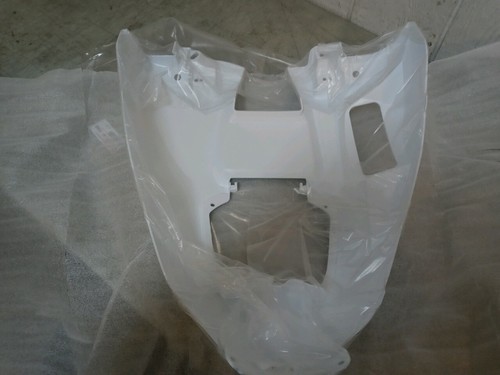 Cubierta del tanque de gasolina Yamaha Grizzly 700 2017-2020 B16-F171A-31-00 blanca - Imagen 2 de 3