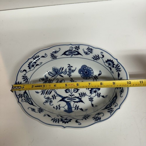 Vintage BLUE DANUBE Blue Onion 10" Oval Serving Bowl Dish Made Japan - Picture 5 of 7