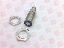 SICK UM18-211126111 / UM18211126111 (NEW IN BOX)