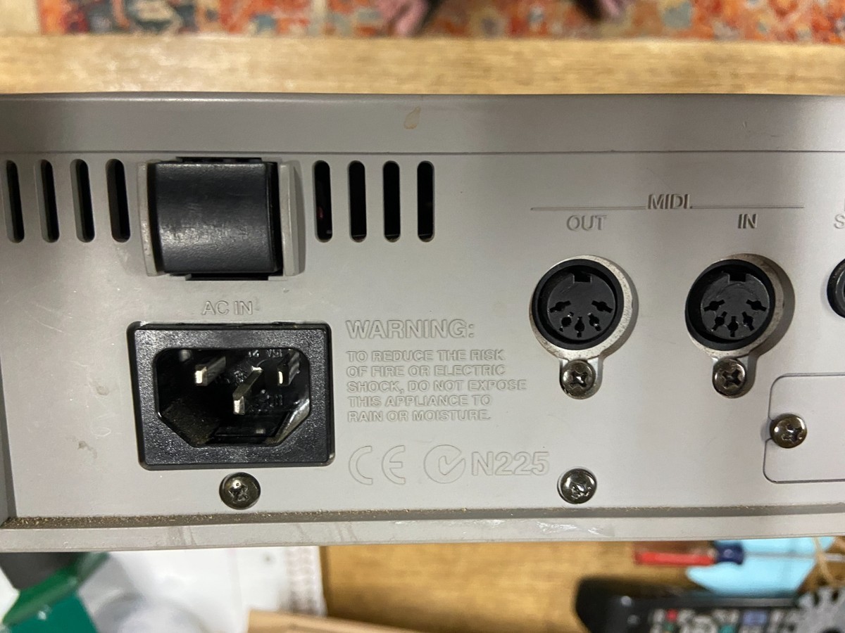 Roland VS 840 Digital Studio Workstation With Ac100v Cable