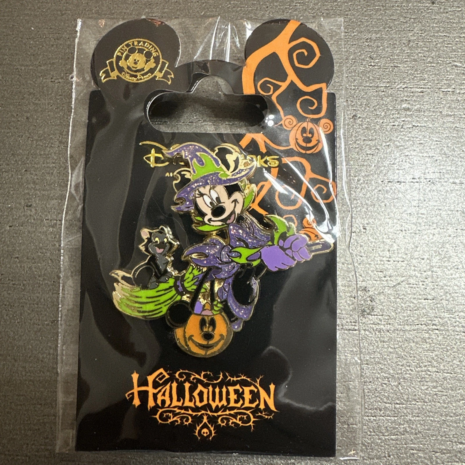RARE LE Disney Halloween Pin - Halloween 2011 - Minnie Witch and Figaro
