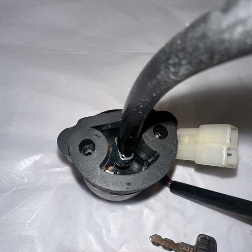 NOS Yamaha 1974-76 DT125 Ignition Switch Main Switch 444-82508-12 - Picture 3 of 4