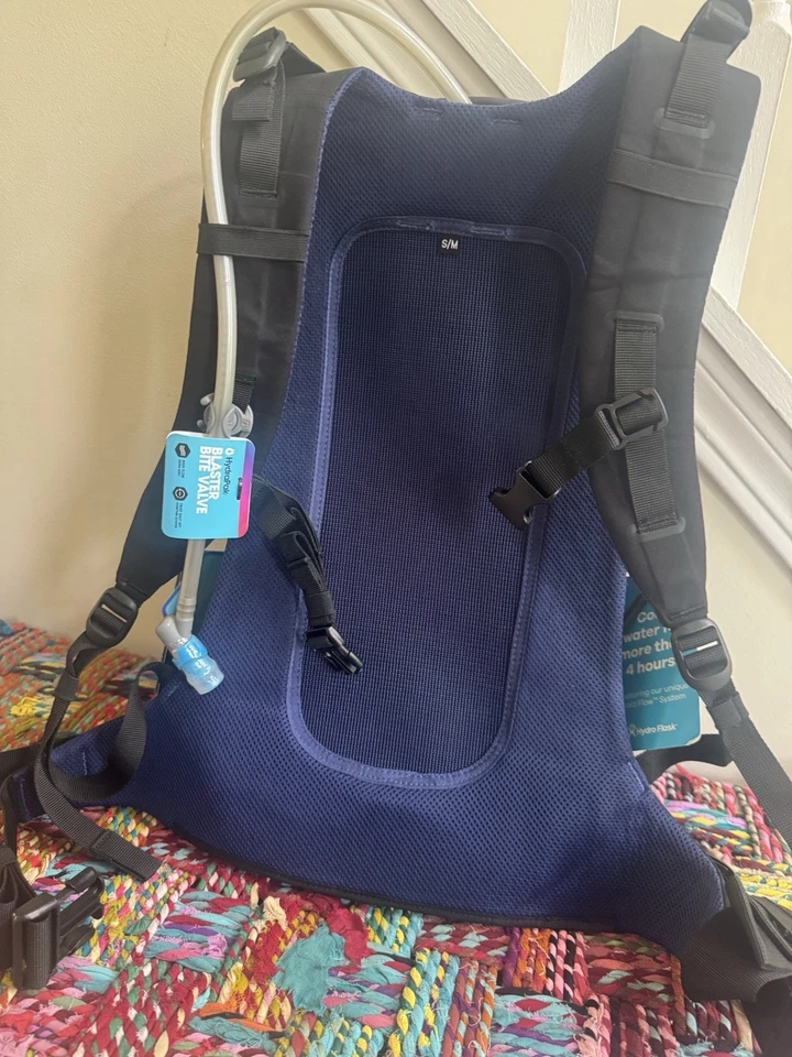 HYDRO FLASK - Mochila de hidratación - 20 litros - Serie Journey - Negro M/L - 19x12x6 Foto 3 de 3