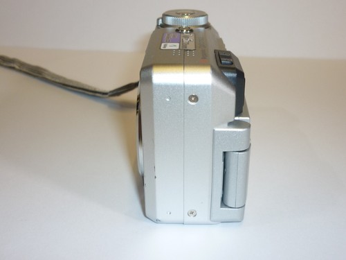 Pentax Optio 750Z 7.0MP Selfie Screen Digital Camera inc Traditional View Finder - Picture 9 of 11
