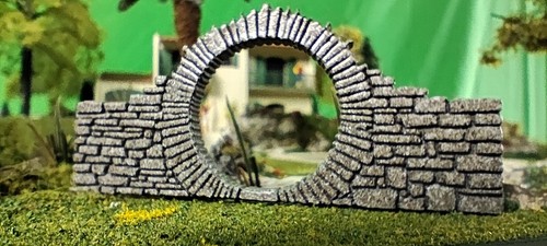 MOONGATE CALIBRO N SCALA N PIETRA LUNARE CANCELLO TAGLIO LASER E INCISO DIPINTO  - Foto 1 di 7