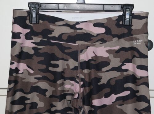 Leggings activos camuflados rosa para damas Calvin Klein talla L ~ 22,5" entrepierna - Imagen 2 de 8