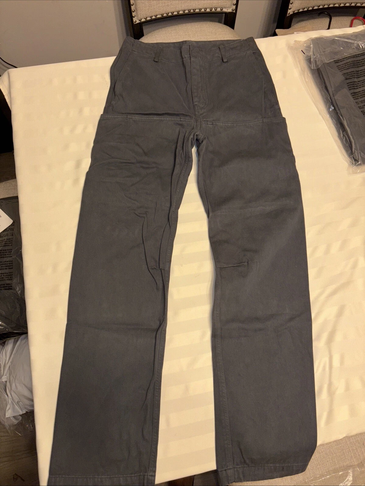 Yeezy Gap carichi di raso verde scuro progettati da Balenciaga taglia 28