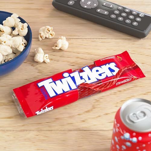 TWIZZLERS Strawberry Twists Chewy Candy Pack of 18 Bulk Individual Packs - Foto 5 di 7