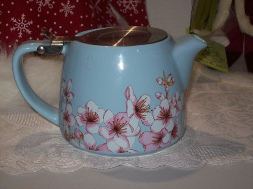 BLUE TEA POT WITH PINK FLOWERS AND INFUSER - Picture 2 of 4