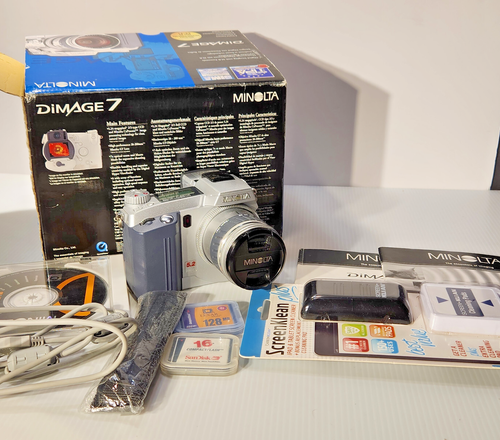Minolta DiMage 7 Digital Camera 5.2 Mega Pixels With Miscellaneos . Vintage - Picture 5 of 12