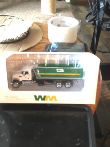 First Gear 1/87 Mack Granite MP Roll-Off Container Waste Management 80-0356D