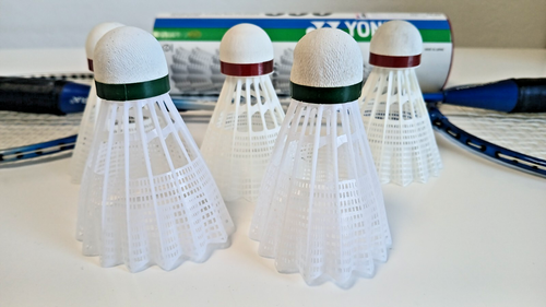 Badminton-Set 2 Schläger, 5 Federbälle, Gebraucht, sehr gut - Bild 2 von 3