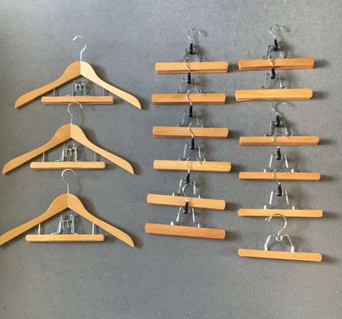 12 Hosenbügel + 3 Anzugbügel Holz
