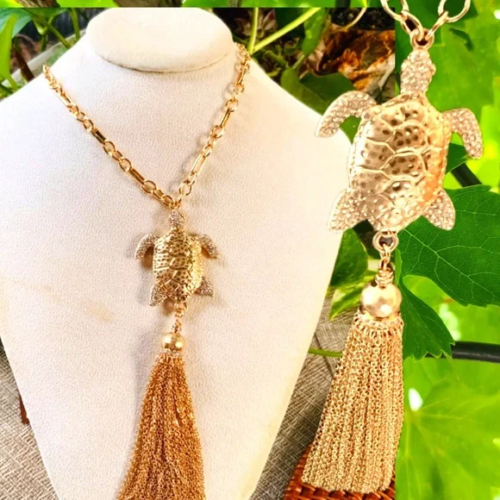 LILLY PULITZER 🩷SALE🩷 NWT TURTLE GOLD CHAIN TASSEL NECKLACE⭐️ CRYSTAL STONES
