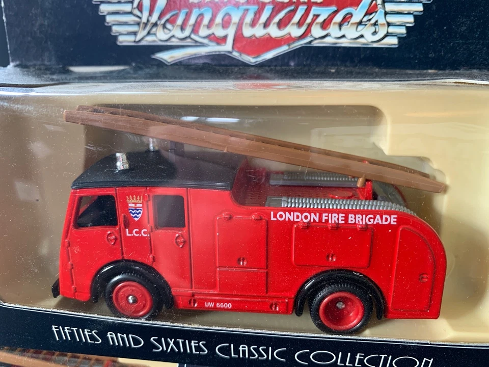 3x lote LLEDO Days Gone Vanguards Camiones de bomberos Caja fundida a presión 60004 60007 60008 Foto 3 de 4