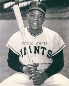 SP402 WILLIE MAYS BASEBALL HALL OF FAMER NEW YORK GIANTS POLO GRNDS 8X10 PHOTO SP402 WILLIE MAYS BASEBALL HALL OF FAMER NEW YORK GIANTS POLO GRNDS 8X10 PHOTO