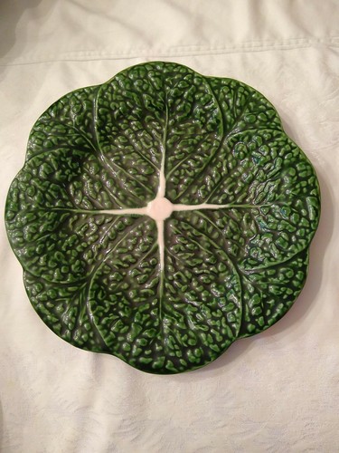 Vintage Portugal Green Cabbage Leaf Dinner/Serving Plate Portugal - Picture 2 of 7