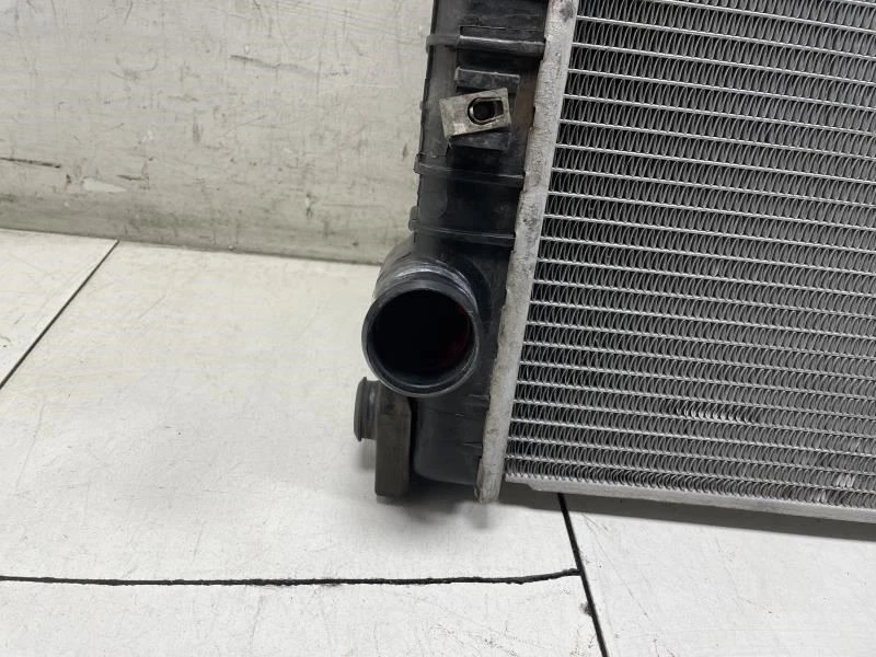 Ford F250 Super Duty 2001 7,3 L radiador diésel OEM+ Foto 4 de 4