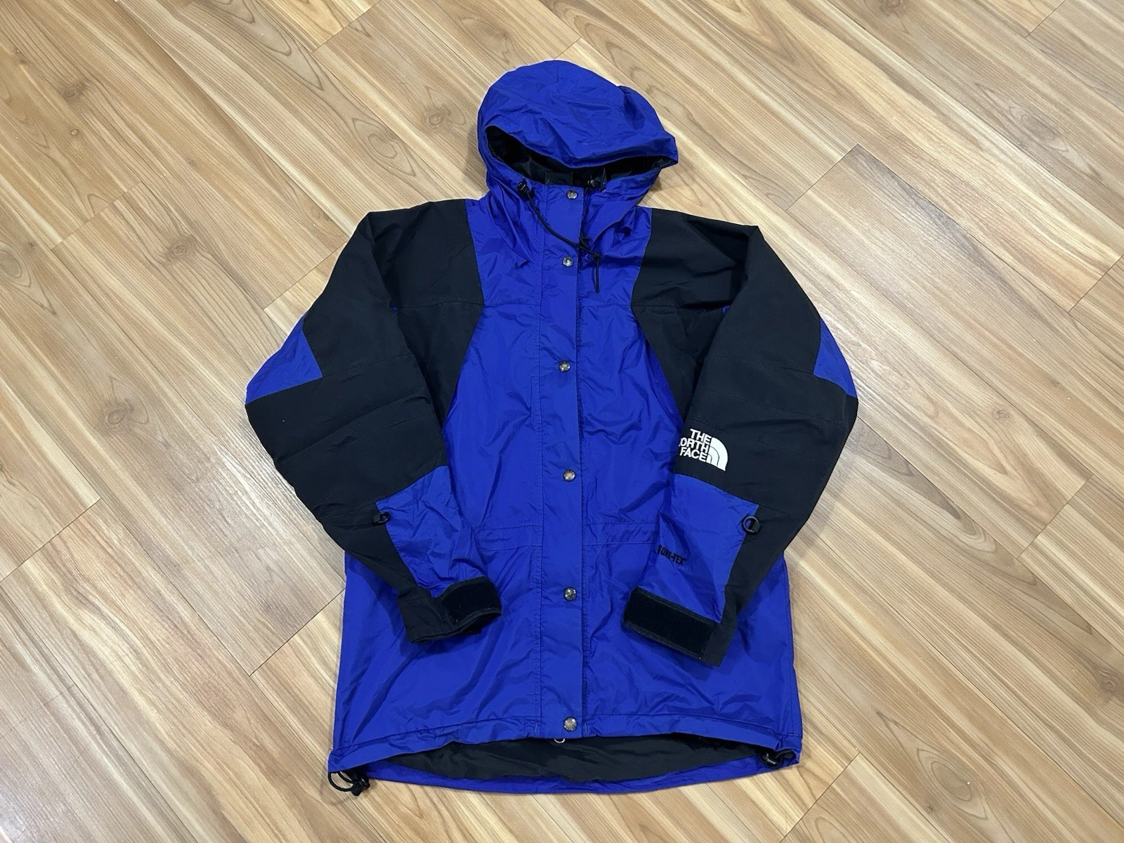 VINTAGE THE NORTH FACE GORETEX JACKET BLUE MOUNTAIN WOMENS SIZE MEDIUM
