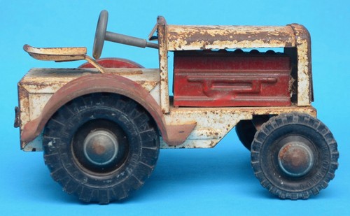 BOOMAROO QANTAS TRACTOR - vintage pressed steel - Picture 6 of 13