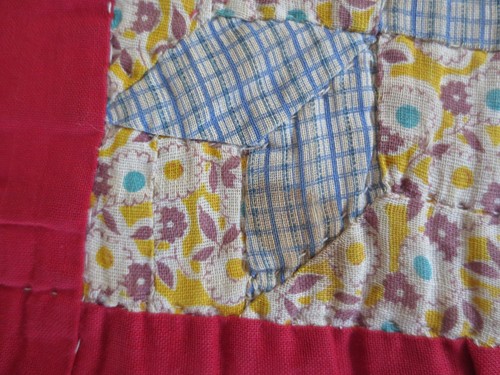 ANTIQUE Modified CROSS & CROWN Cotton PATCHWORK QUILT w/Red Borders - 69" x 84" - Picture 24 of 24