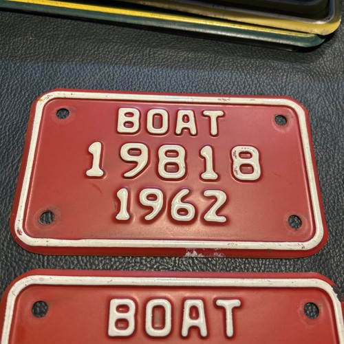 1962 Near Mint Pair Michigan License Plate Boat # 19818 Red Original Paint - Picture 3 of 9