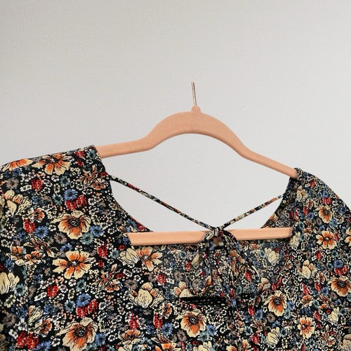 Knox Rose Top Women’s Size Medium Boho Floral Crochet Trim Tie Neck Feminine - Imagen 14 de 22