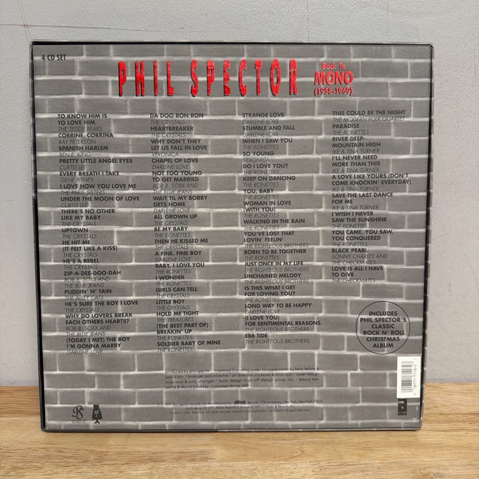 PHIL SPECTOR BACK TO MONO COLLECTIBLE SET (1958-1969) - 4CD BOXSET W/ BOOK & PIN Foto 2 de 2