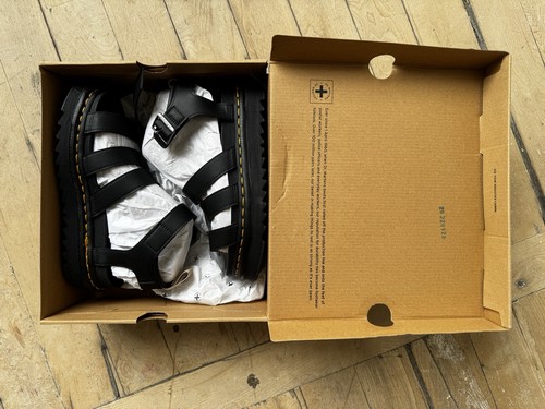 Dr. Martens Blaire Sandals Vegan, Black, Size 6 - Picture 2 of 8