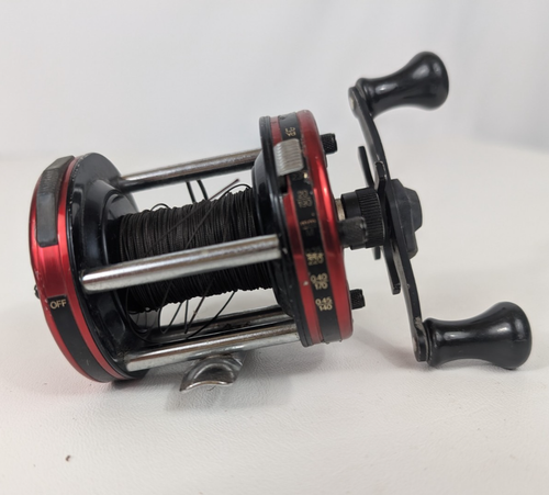 Carrete de baitcasting Abu Garcia Ambassadeur 6000 rojo diestro - Imagen 3 de 4