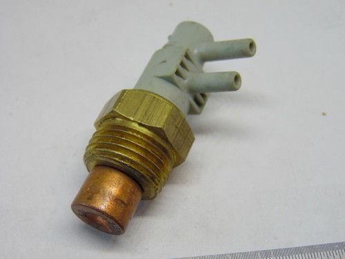 Ported Vacuum Switch Wells E914 NEW VINTAGE - Picture 3 of 4
