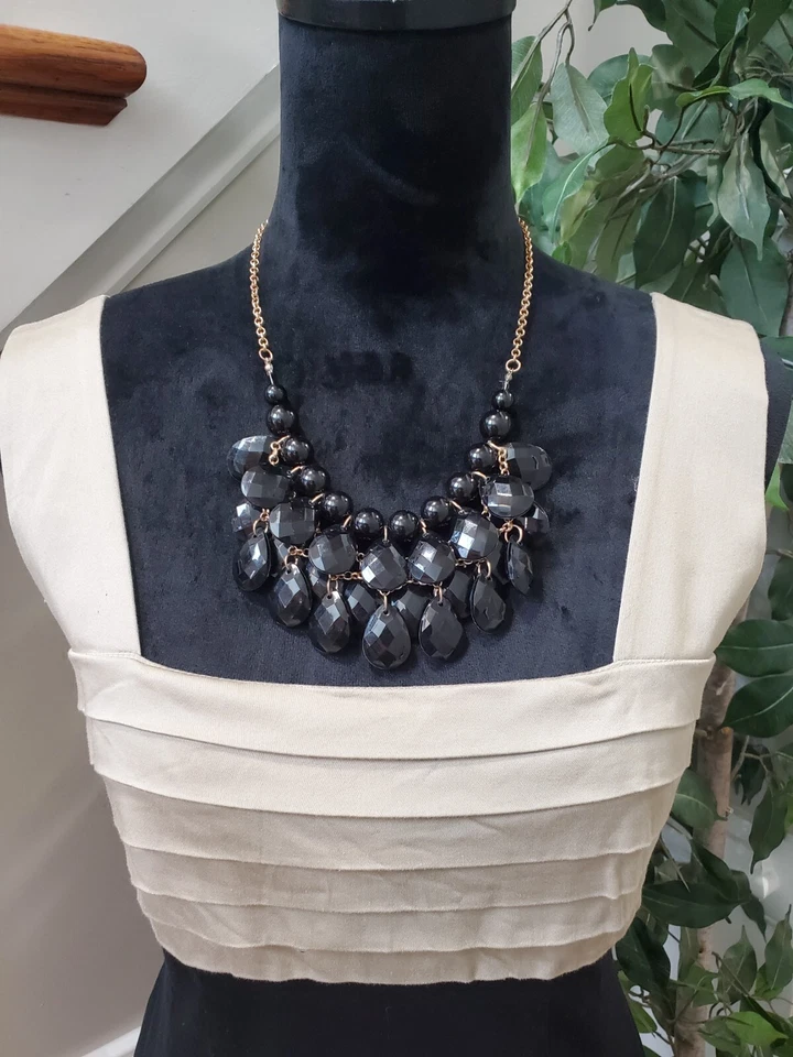 Vestido para mujer Maggy London negro y beige cuello cuadrado sin mangas hasta la rodilla 10P Foto 2 de 4