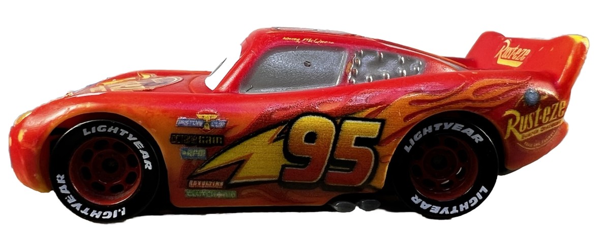 Disney Pixar Cars Rust-Eze Lightning McQueen #95 Plastic Car