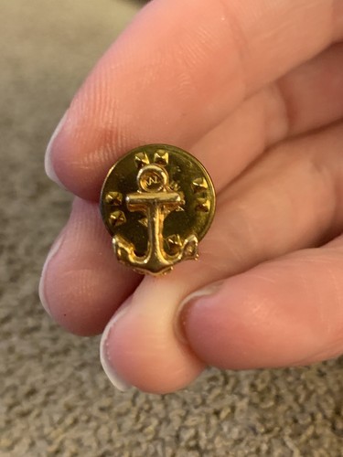 Vintage Ship Boat Anchor Gold Tone Lapel Pin (GW2)