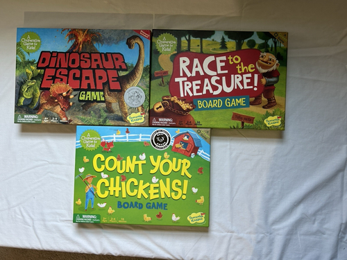 Dinosaur Escape, Count Your Chickens, Race to the Treasure - Lote de 3 juegos